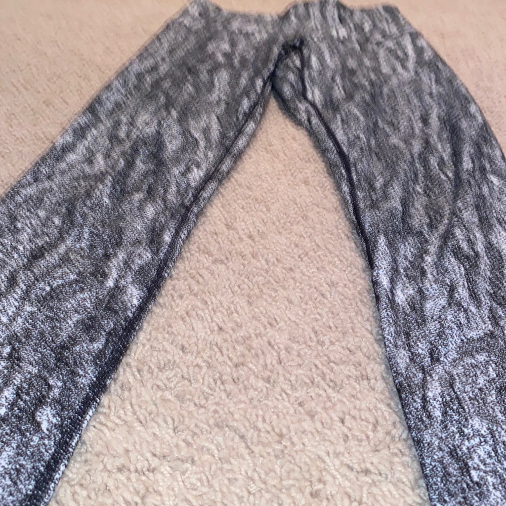 Kirkland Black/ White Leggings